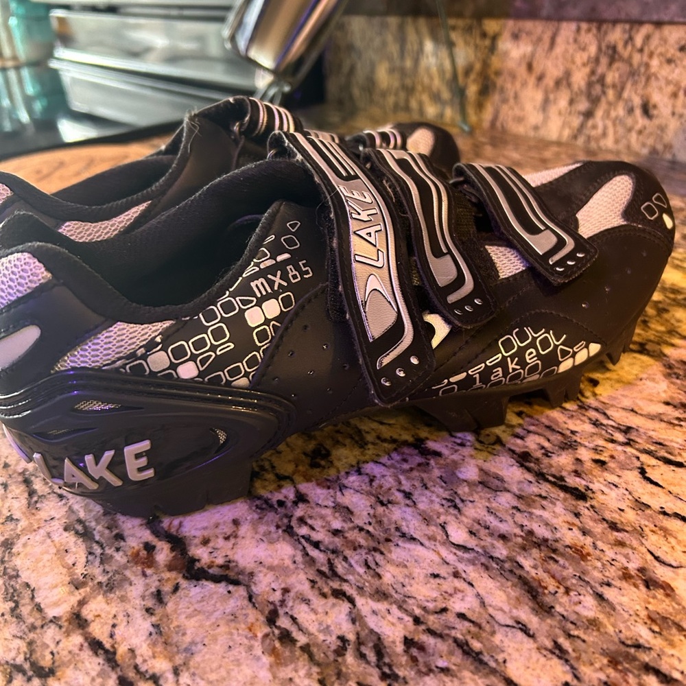 Lake clip in bike shoes. EUC